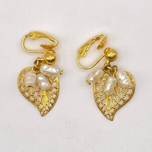 AVON Filigree Leaves Gold Tone Faux Freshwater Pearls Dangle Earrings Clip On